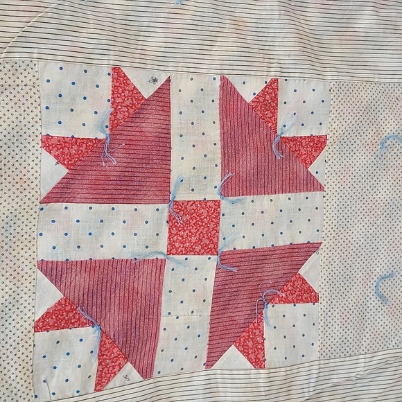 Vintage Handmade Quilt By Grandma Vintage Material Star Burst Design XLG - Picture 2 of 10